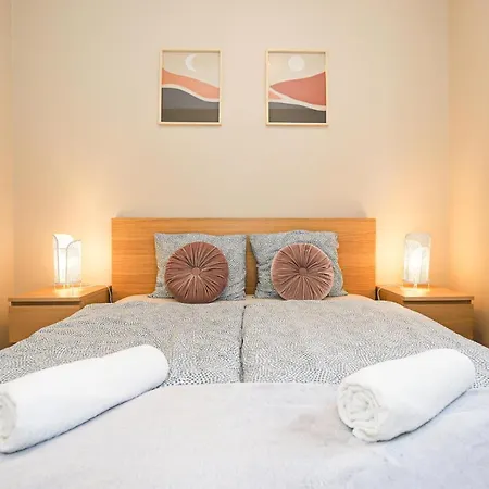 Golden 別荘 バラトンレッレ