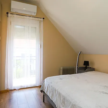 Golden 別荘 バラトンレッレ