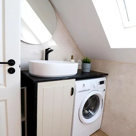 Golden 別荘 バラトンレッレ