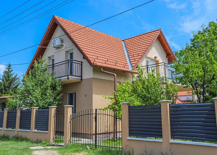 Case de vacanță Golden Balatonlelle